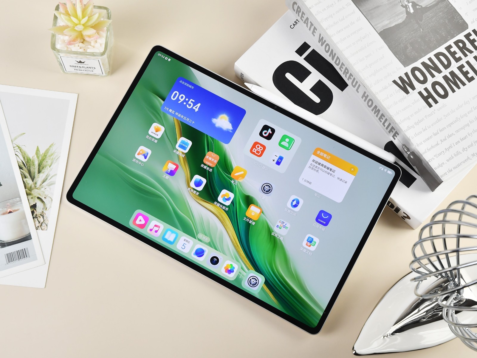 Cận cảnh mẫu máy tính bảng OLED 12 inch mỏng nhẹ như iPad Pro M4, chip Snapdragon 8s Gen 3 mạnh mẽ mà giá chỉ hơn 10 triệu đồng- Ảnh 6.