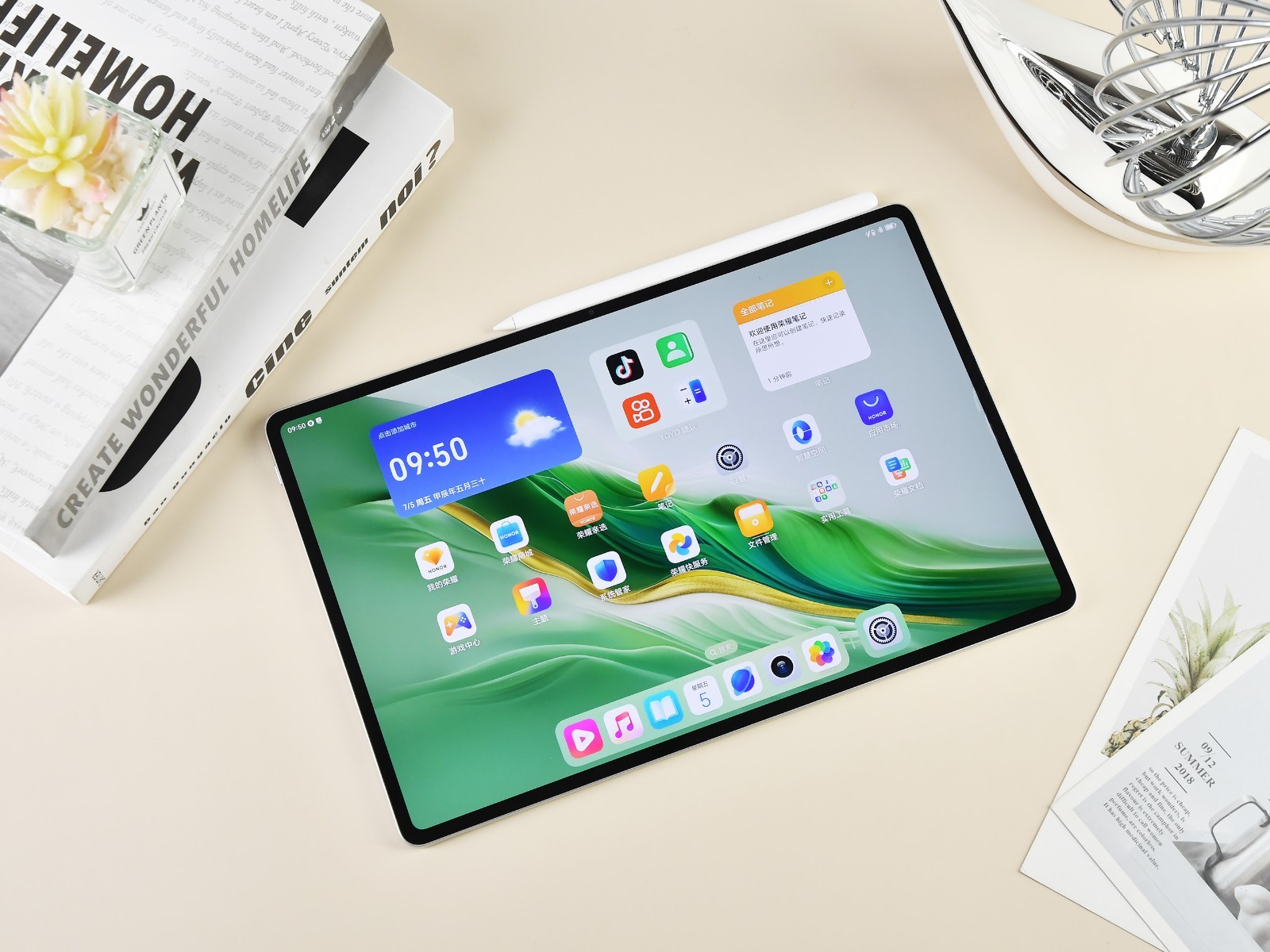 Cận cảnh mẫu máy tính bảng OLED 12 inch mỏng nhẹ như iPad Pro M4, chip Snapdragon 8s Gen 3 mạnh mẽ mà giá chỉ hơn 10 triệu đồng- Ảnh 5.