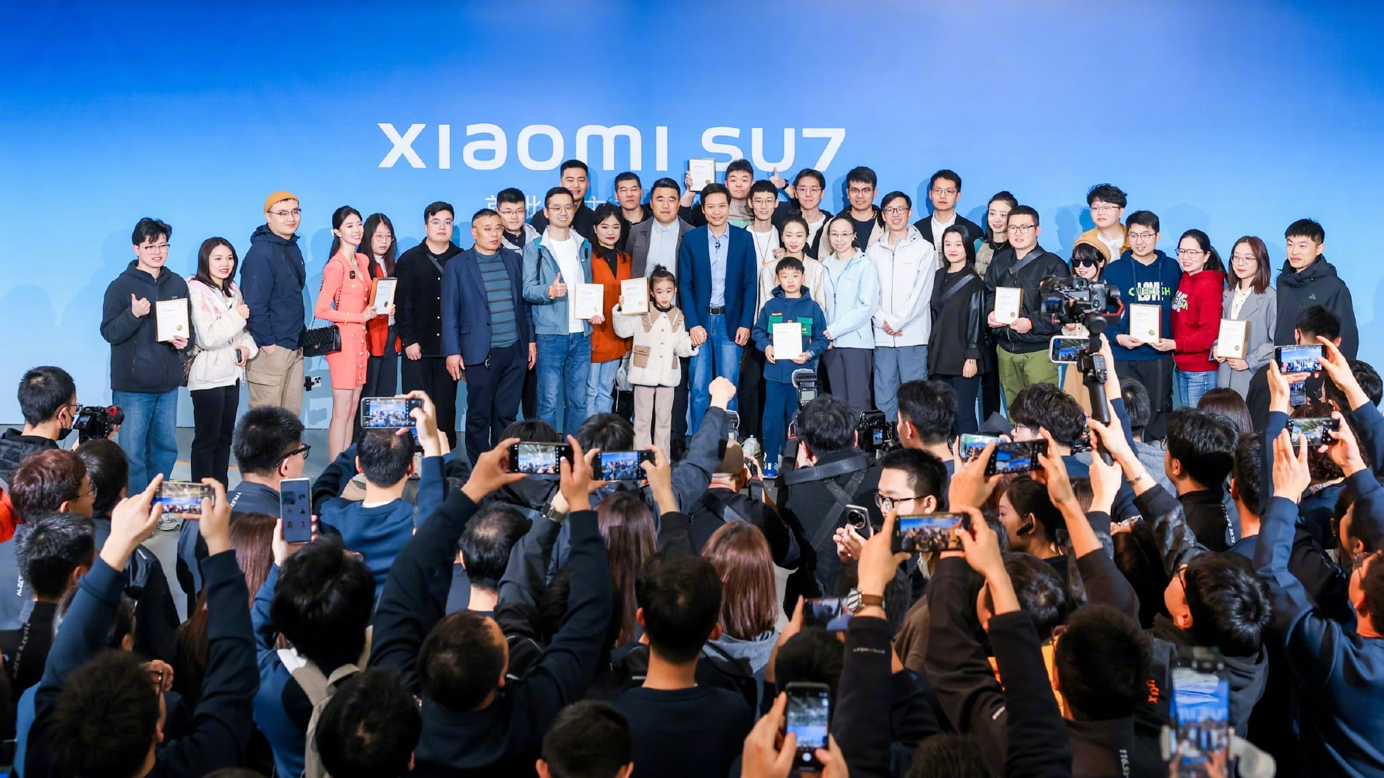 CEO Xiaomi Lôi Quân cảm ơn về lệnh trừng phạt của Mỹ: "Nếu không bị Mỹ trừng phạt, có lẽ chúng tôi đã không làm xe điện"- Ảnh 2.