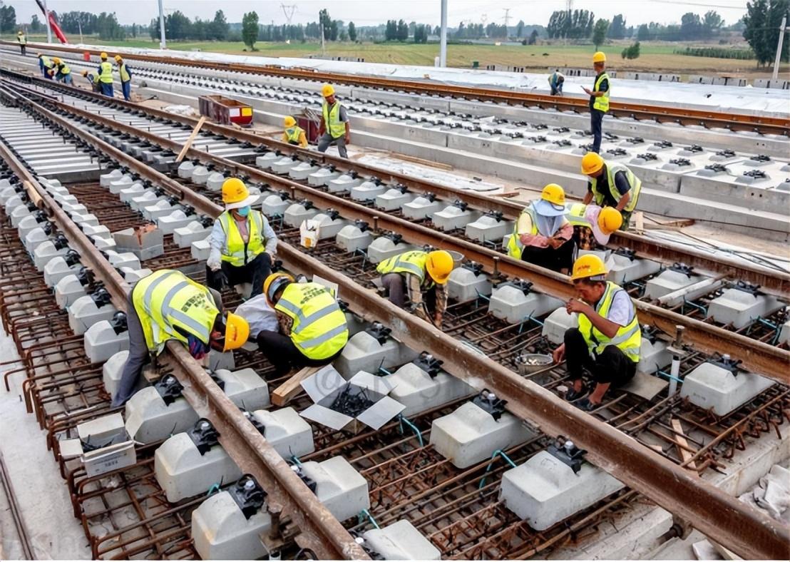 Trung Quốc thải ra hàng triệu tấn đường ray đã qua sử dụng mỗi năm, nhưng tại sao chúng lại bị chôn xuống đất thay vì đem đi tái chế?- Ảnh 4.