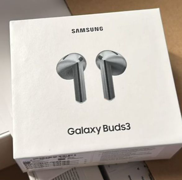 Galaxy Buds3 chưa ra mắt đã được rao bán: Thiết kế gây tranh cãi- Ảnh 1.