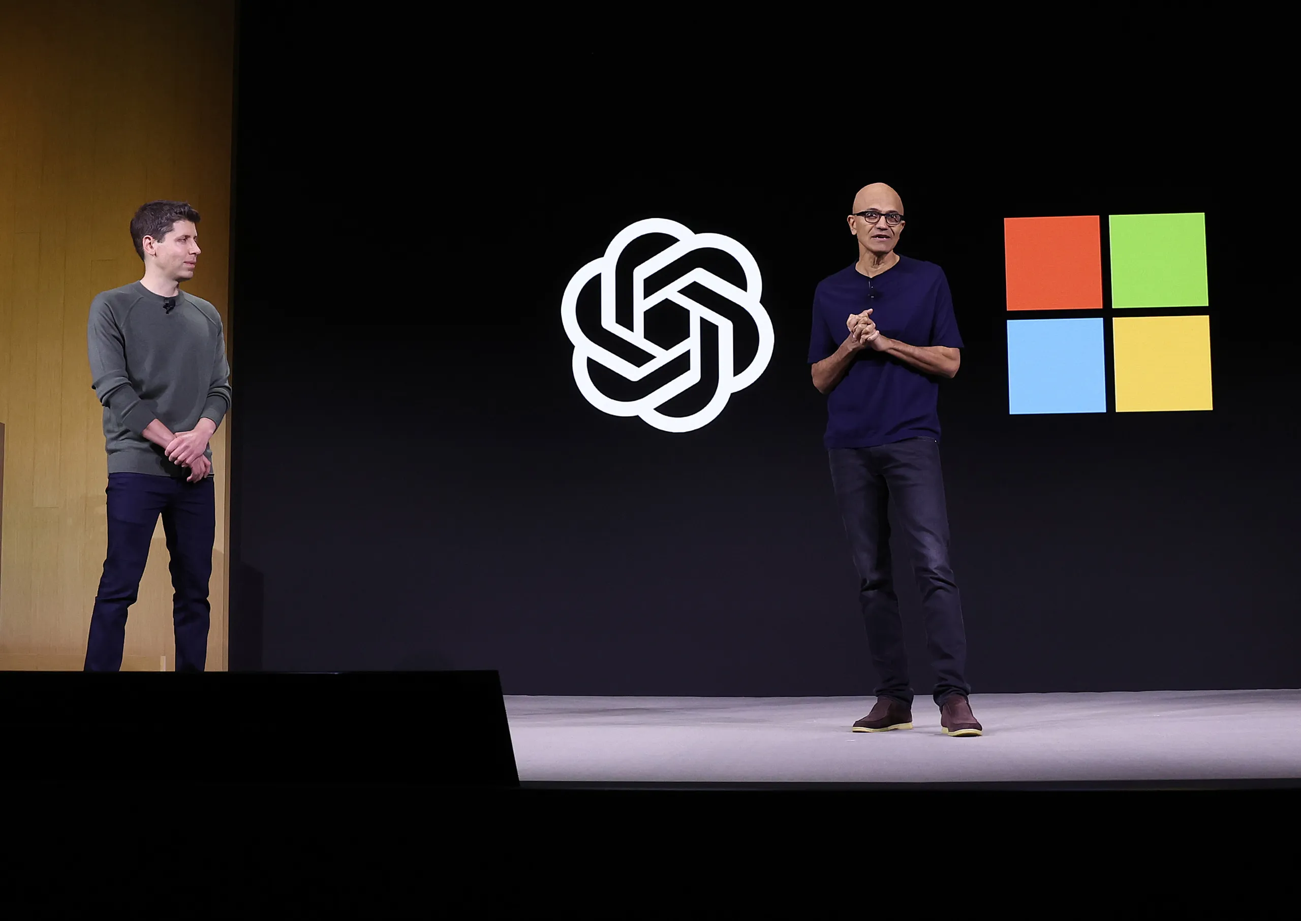 Microsoft coi OpenAI là đối thủ- Ảnh 2.