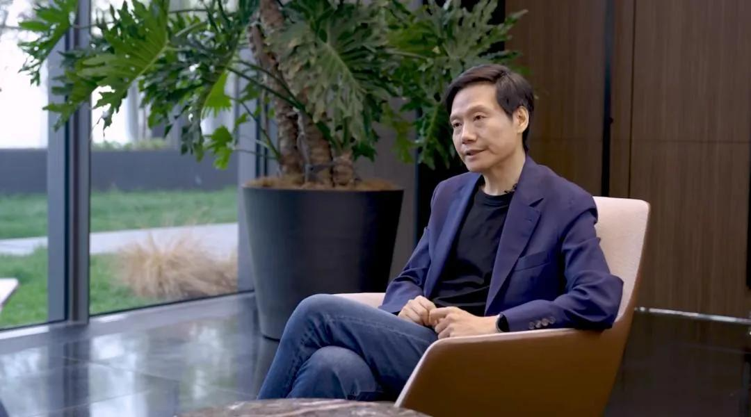 CEO Lôi Quân chia sẻ về Xiaomi: "Cho tôi 1.000 tỷ USD, tôi cũng có thể vượt mặt Apple và Huawei"- Ảnh 1.