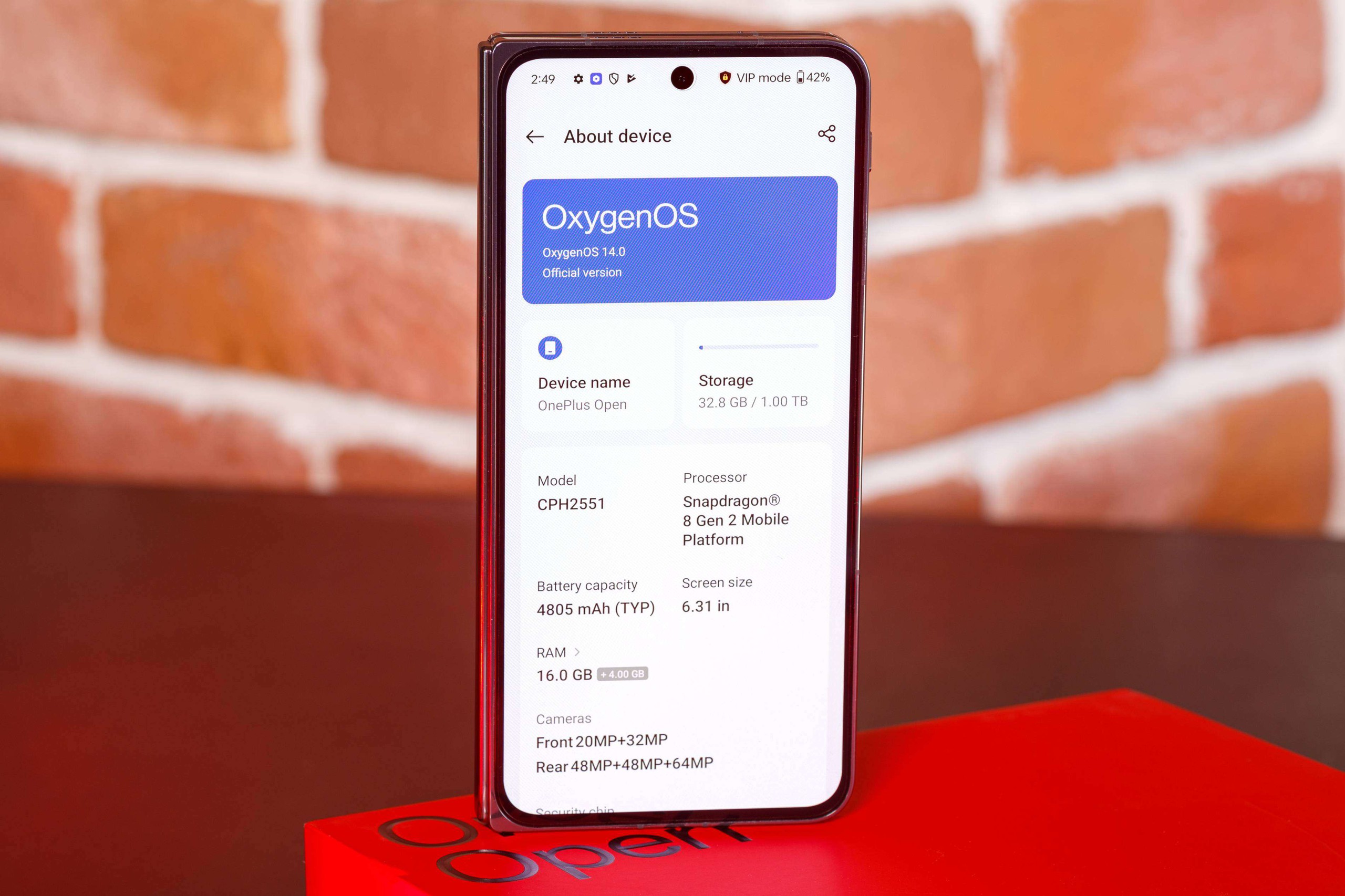 OnePlus ra mắt điện thoại gập phiên bản đặc biệt dành cho người dùng VIP, giá đắt hơn Galaxy Z Fold6- Ảnh 6.